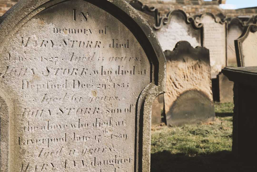 Wie Lange Dauert Die Verwesung Im Sarg Verwesung: Was passiert im Sarg?