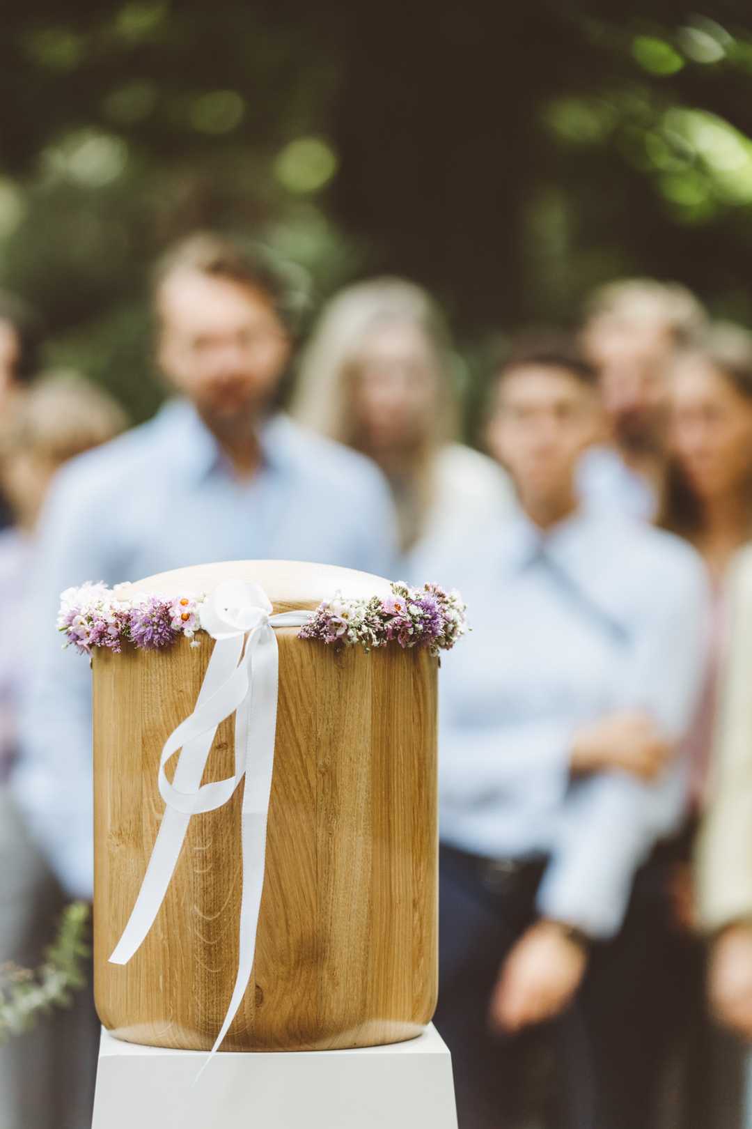 Urnenbestattung: Kosten und Ablauf einer Urnenbeisetzung