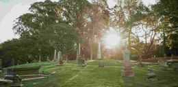 Beerdigungskosten: Wie teuer ist eine Erdbestattung?